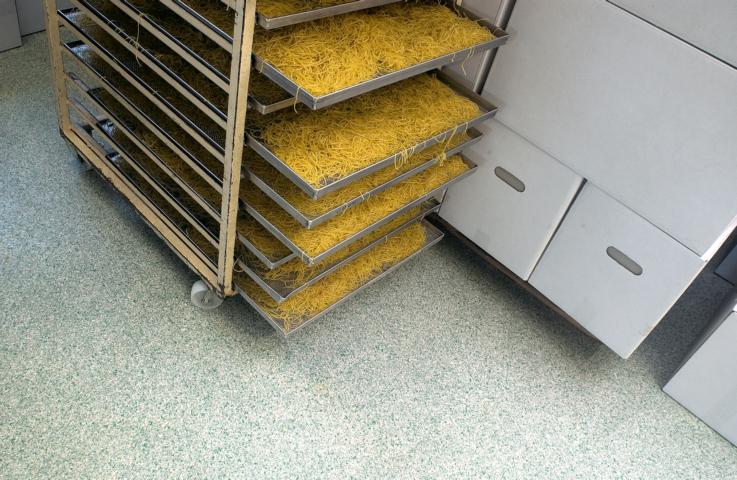 Robust floor coating with reactive resins in the food industry